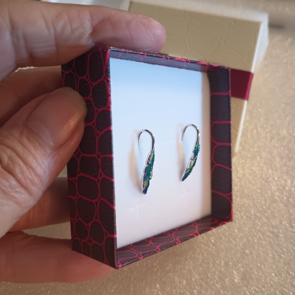 Elegant Sterling Silver Feather Earrings - Picture 10 of 16